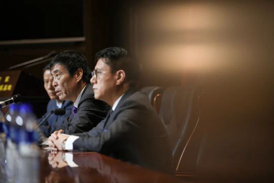 下半场伤停补时4分钟，全场比赛结束，最终AC米兰1-0萨索洛。